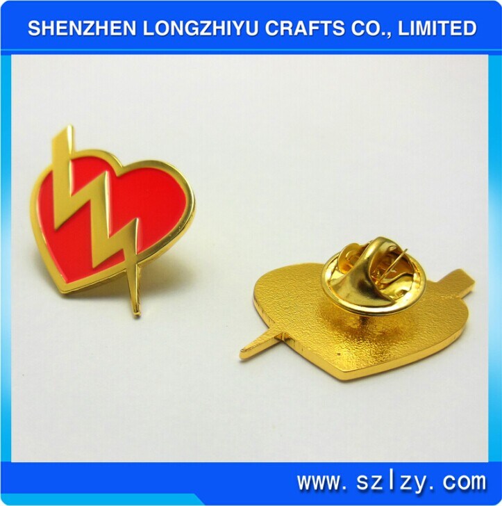 Heart Shaped Metal Badge Pin with Shinny Gold Plated for Cheap Price